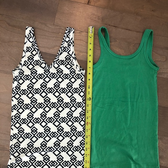 BUNDLE of Banana Republic Tank Tops in XS Petite in Green and Black and White - Picture 13 of 16